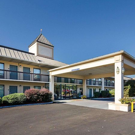 Quality Inn Troutville - Roanoke North Bagian luar foto