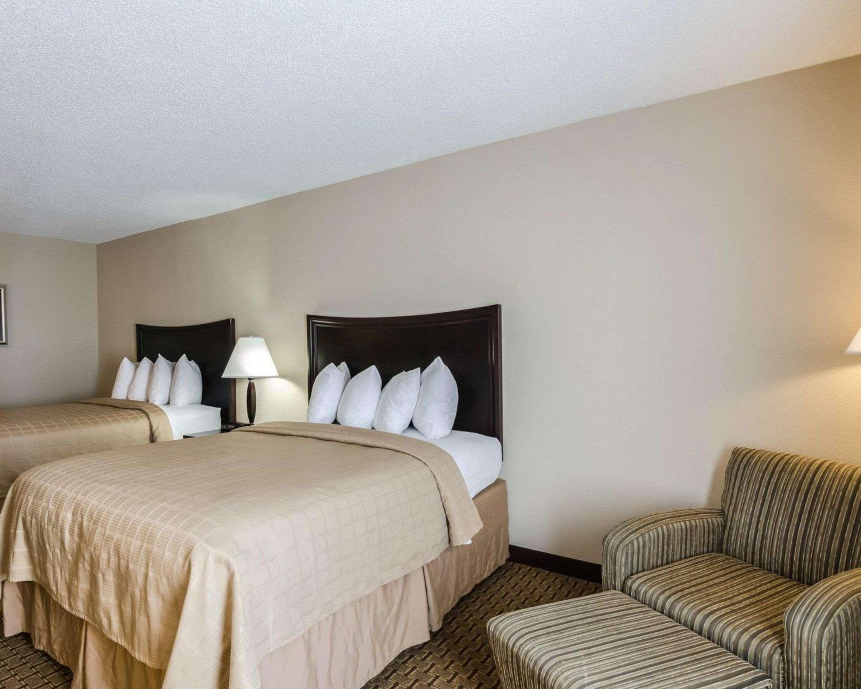 Quality Inn Troutville - Roanoke North Bagian luar foto