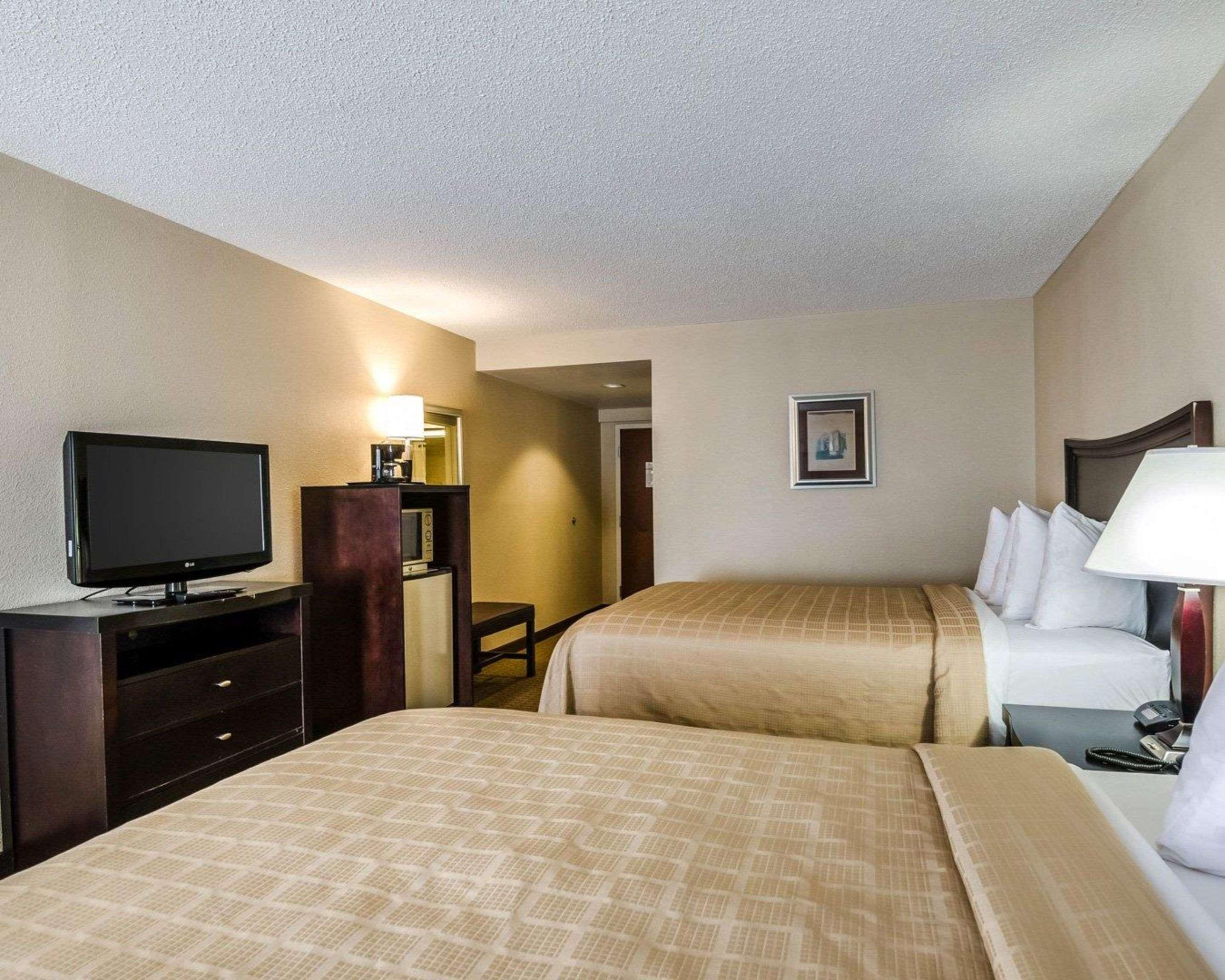 Quality Inn Troutville - Roanoke North Bagian luar foto
