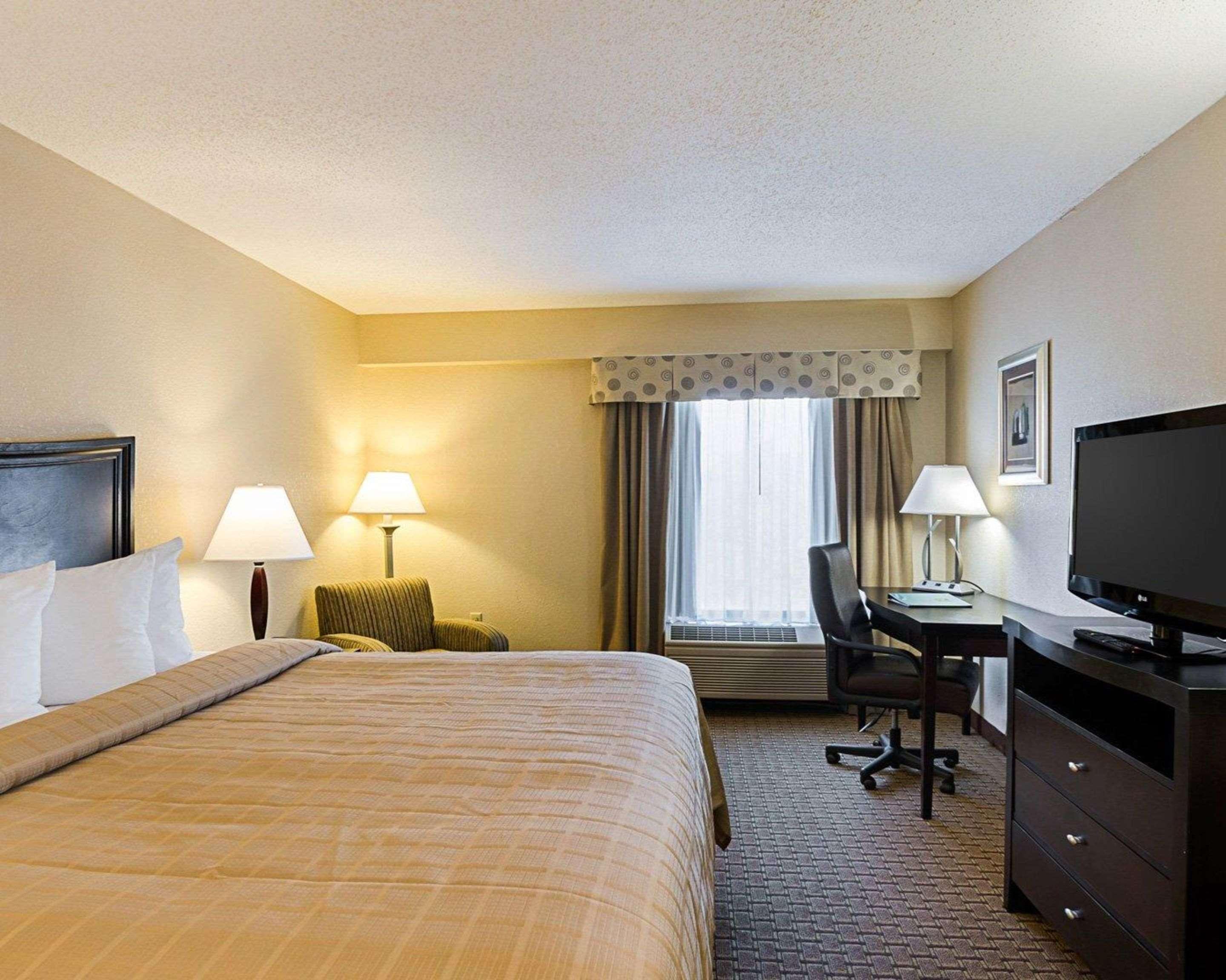 Quality Inn Troutville - Roanoke North Bagian luar foto