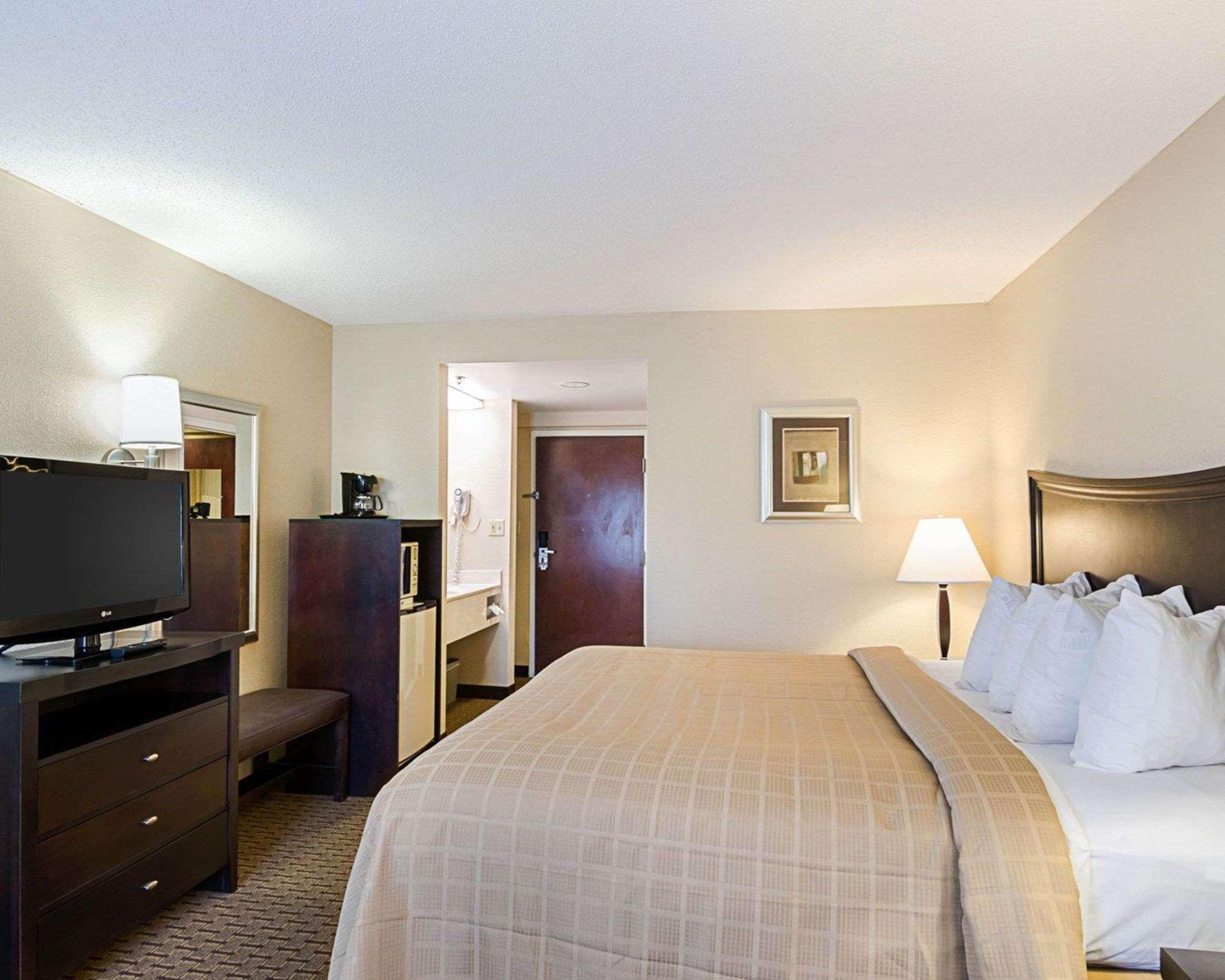 Quality Inn Troutville - Roanoke North Bagian luar foto