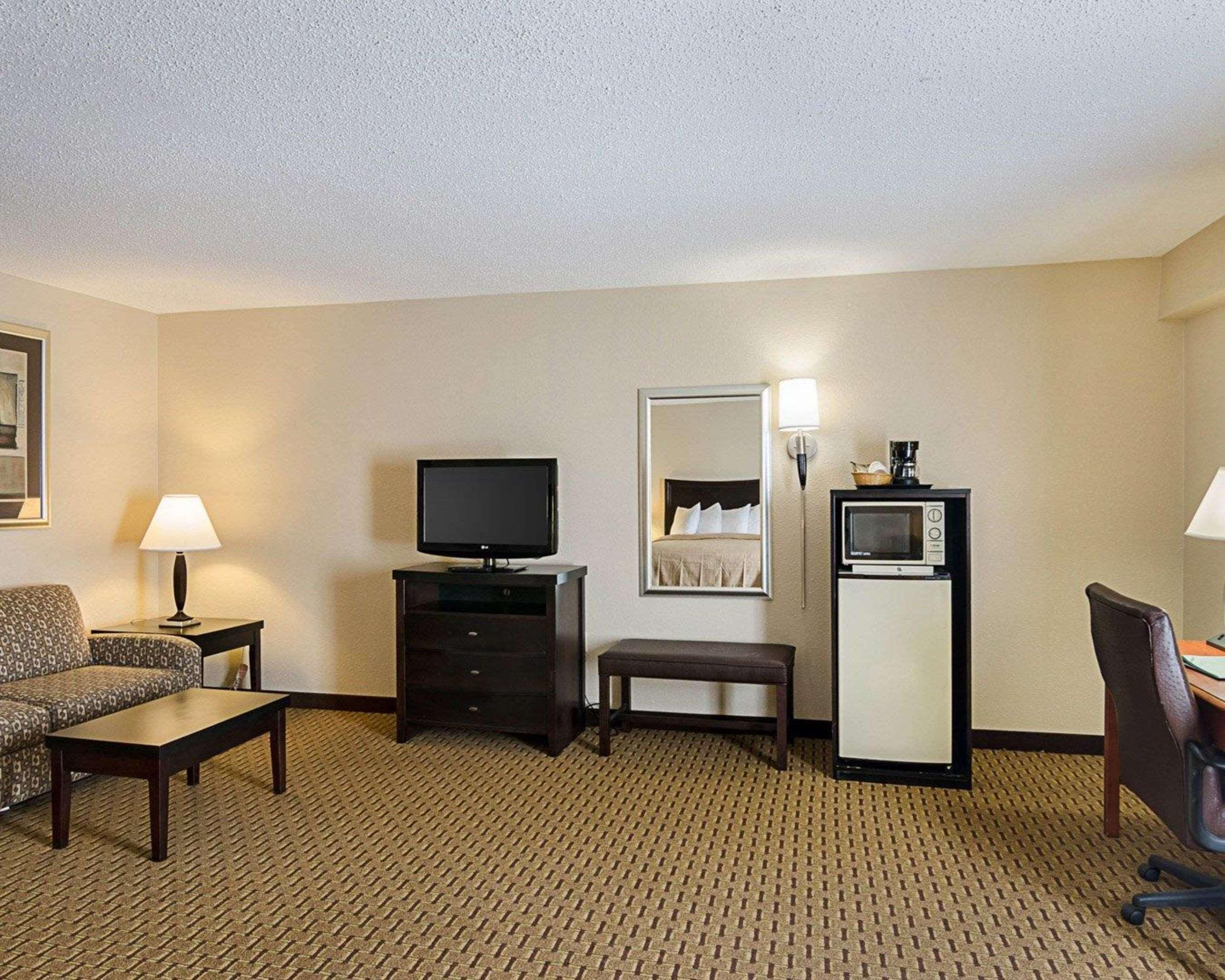 Quality Inn Troutville - Roanoke North Bagian luar foto