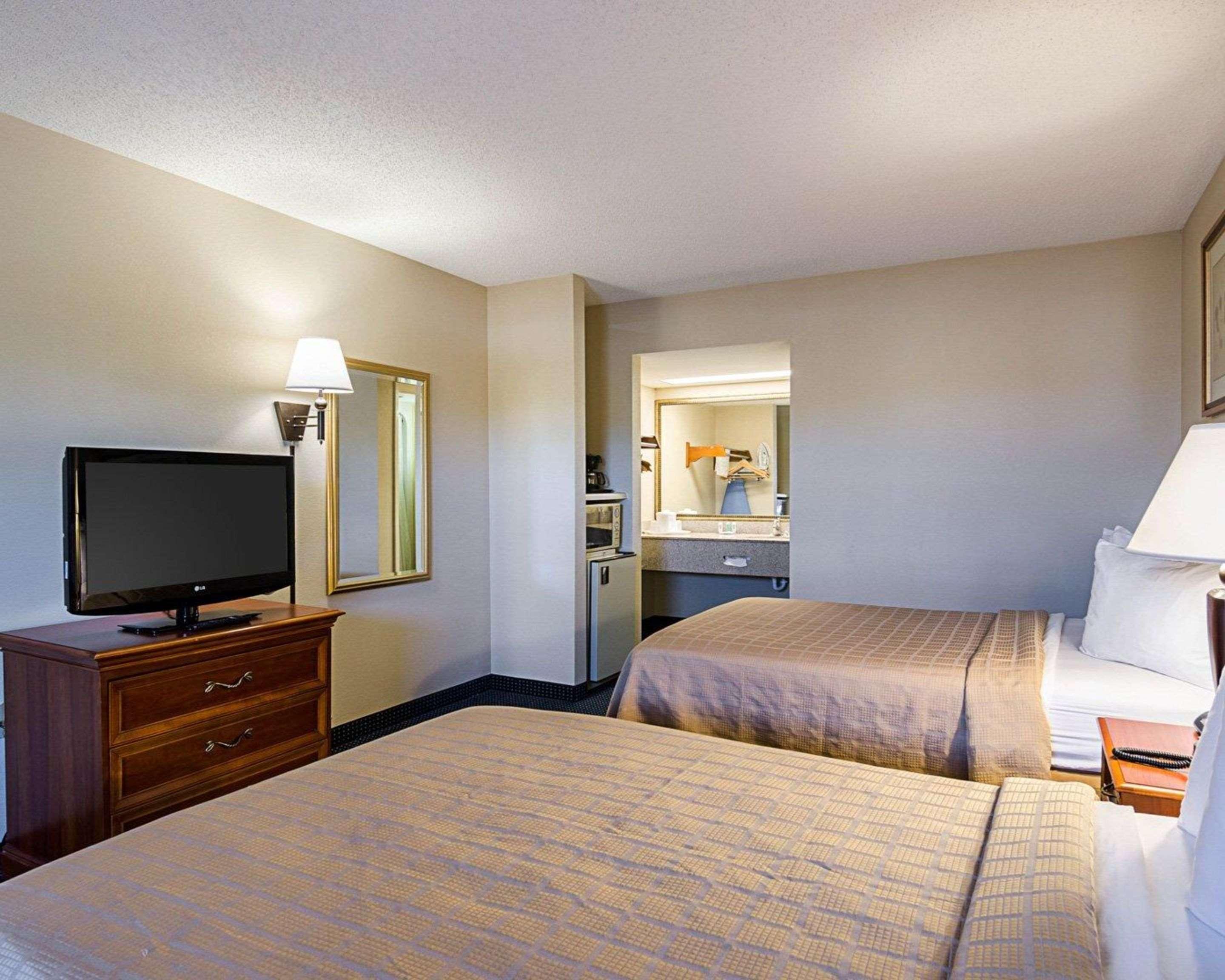 Quality Inn Troutville - Roanoke North Bagian luar foto