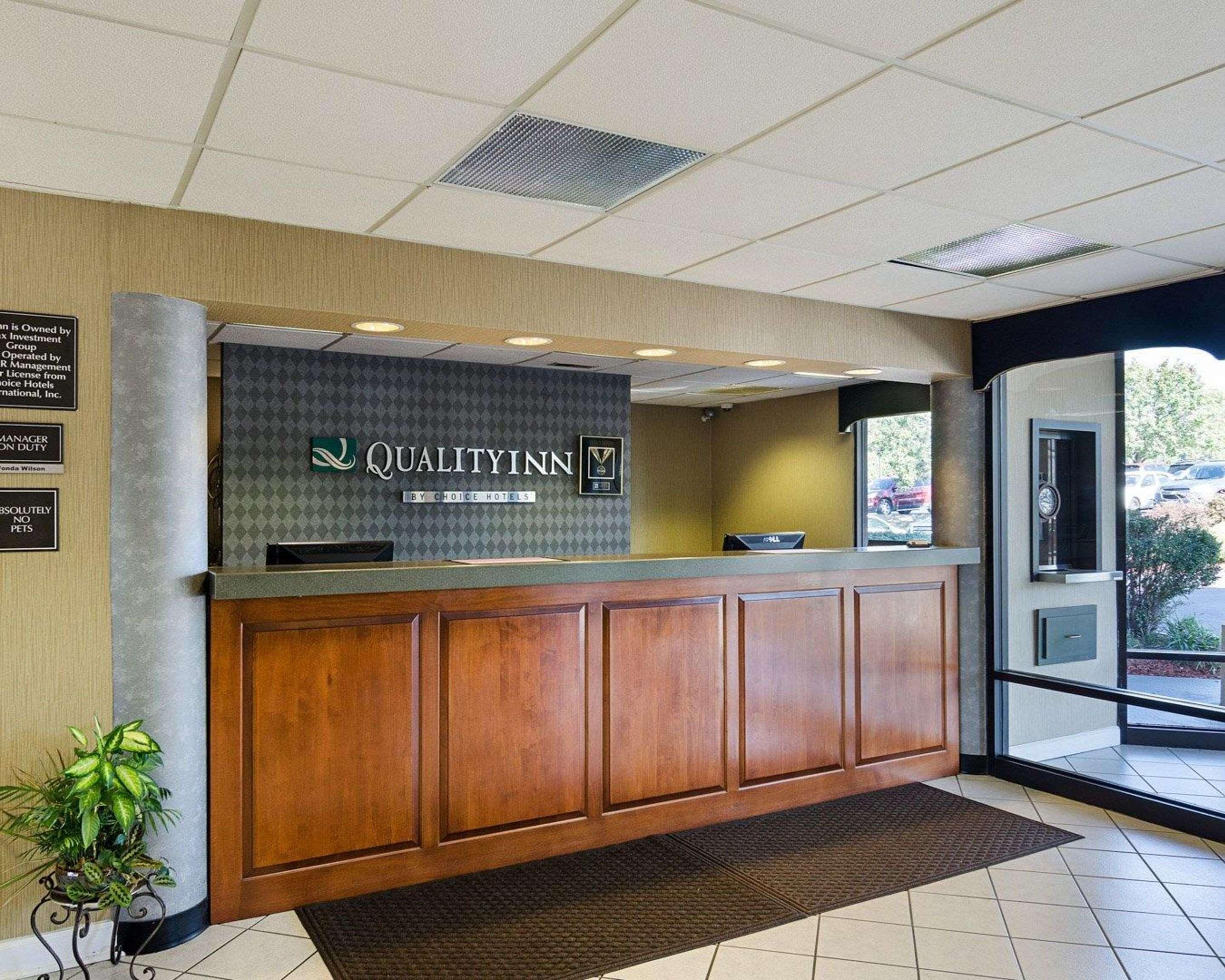 Quality Inn Troutville - Roanoke North Bagian luar foto