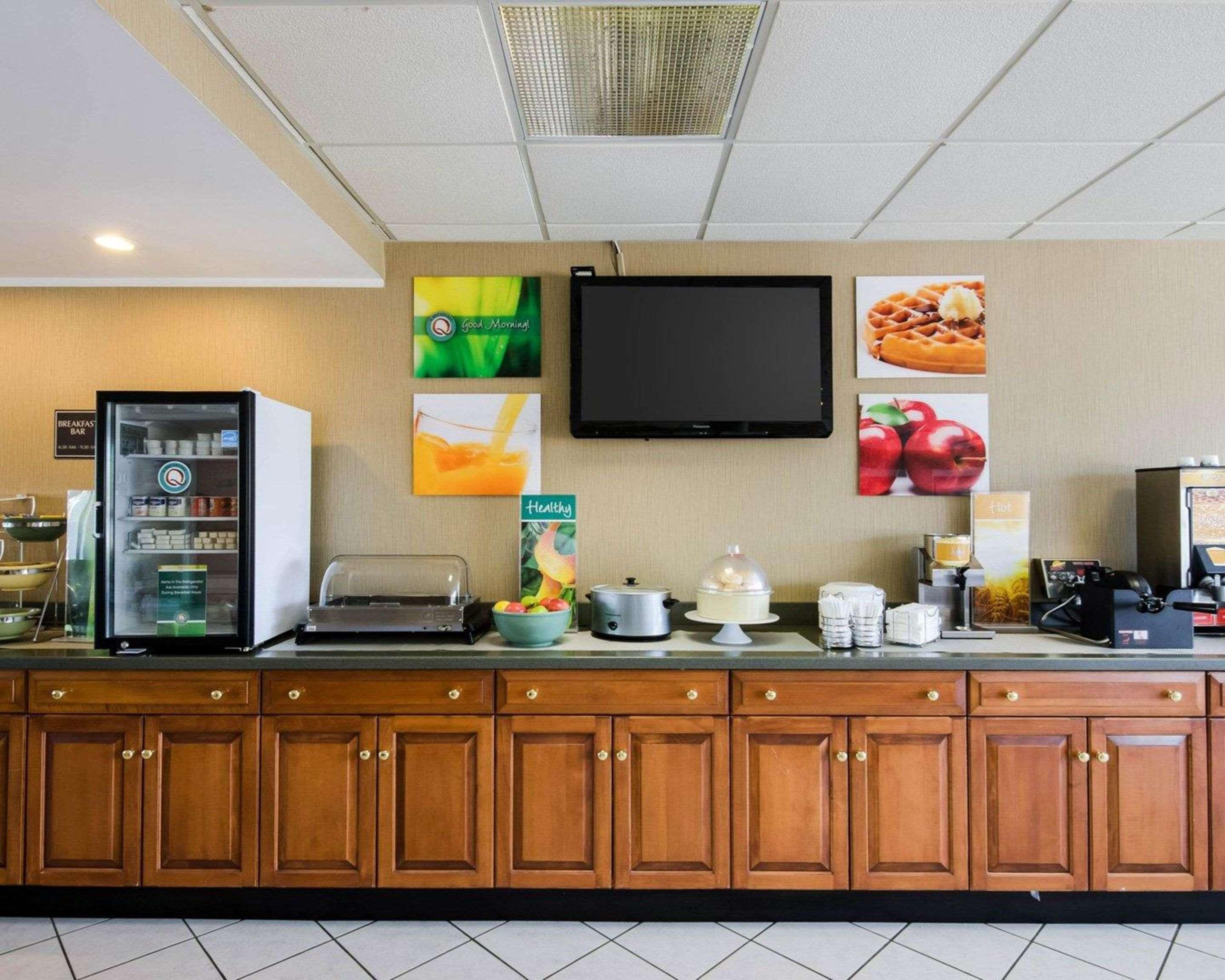 Quality Inn Troutville - Roanoke North Bagian luar foto