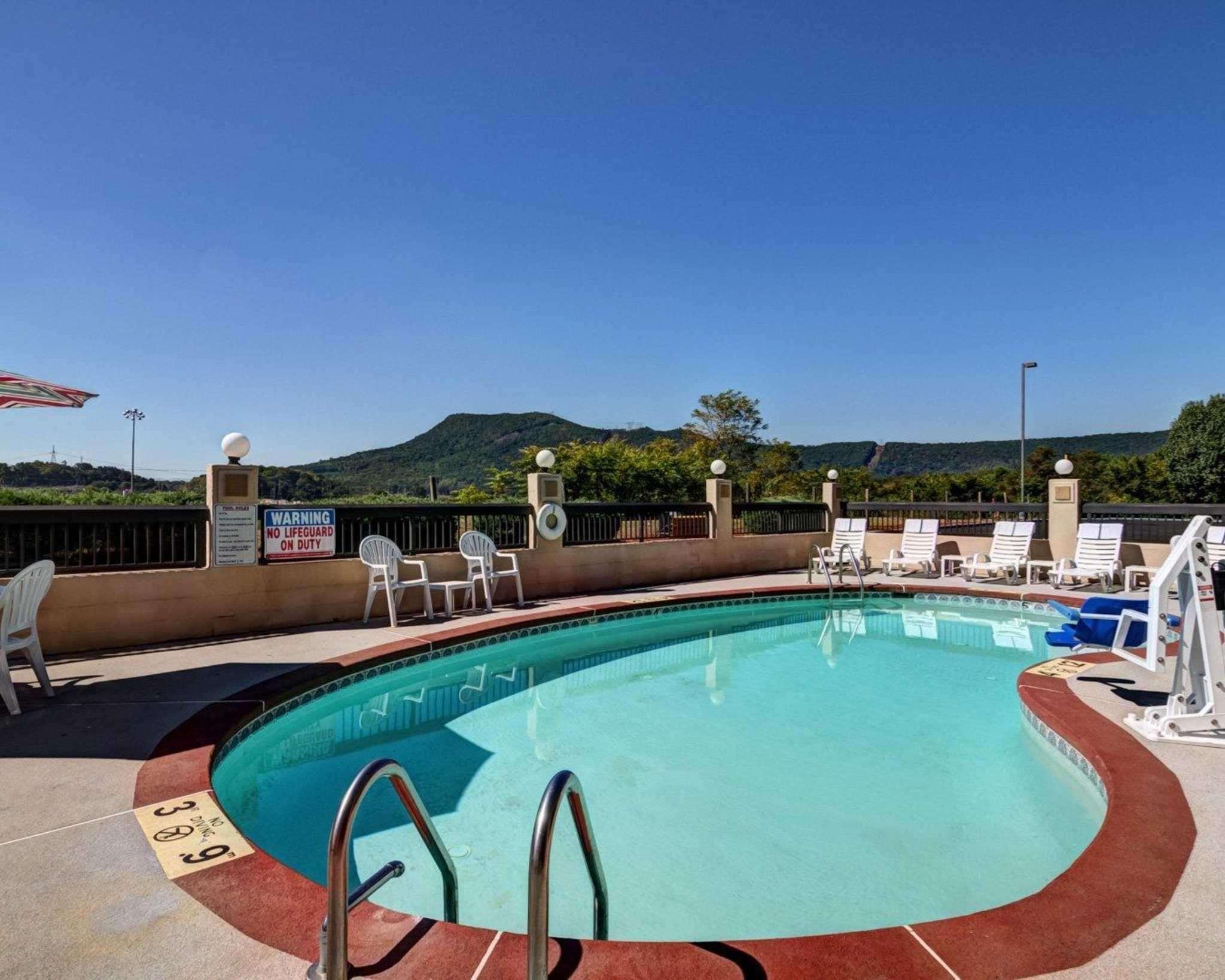 Quality Inn Troutville - Roanoke North Bagian luar foto
