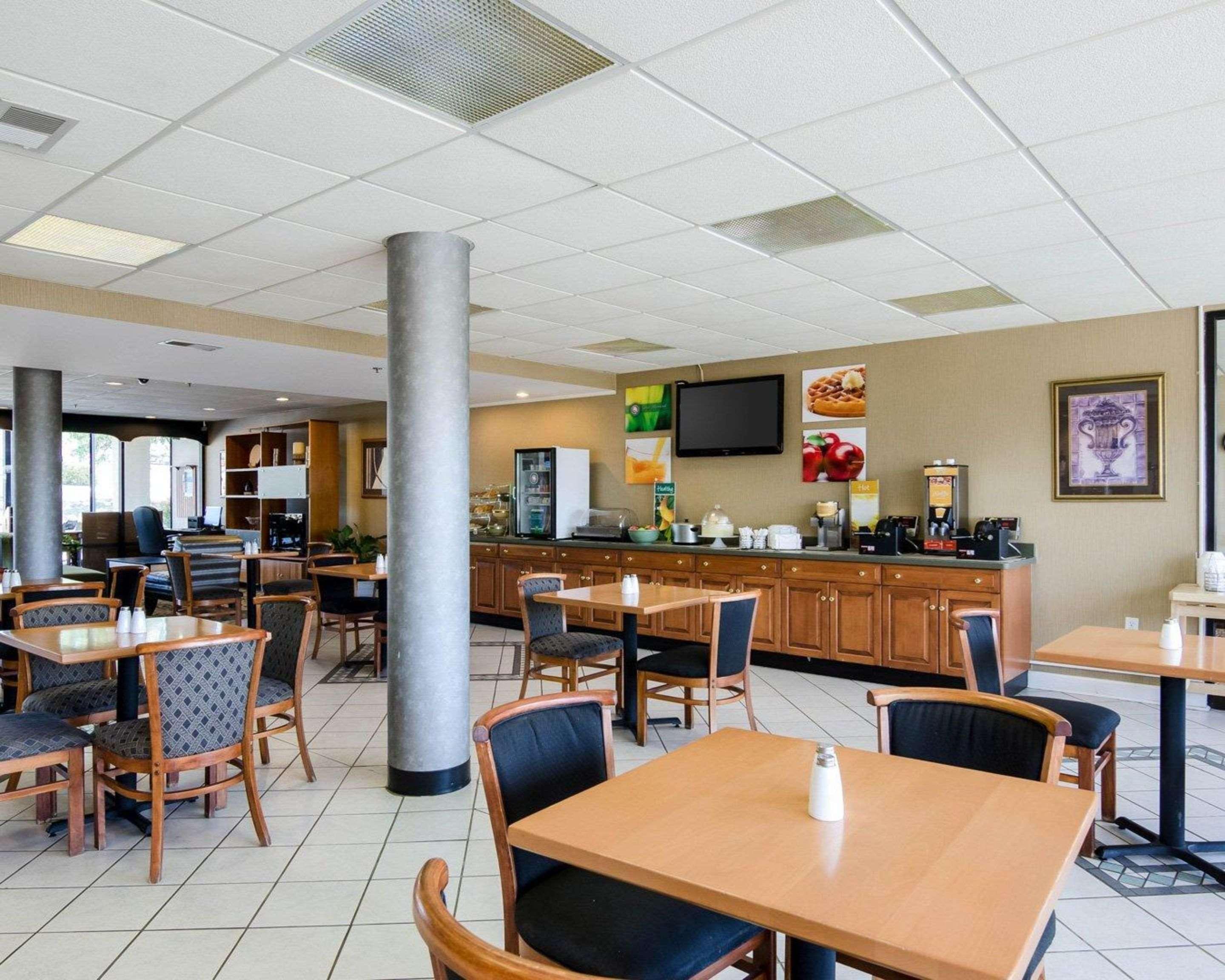 Quality Inn Troutville - Roanoke North Bagian luar foto
