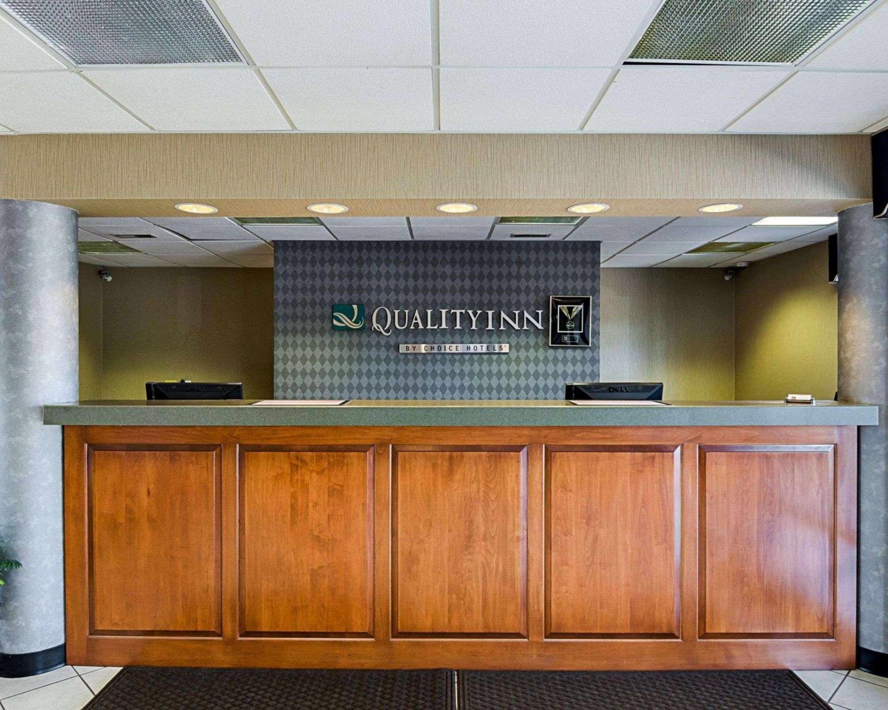 Quality Inn Troutville - Roanoke North Bagian luar foto