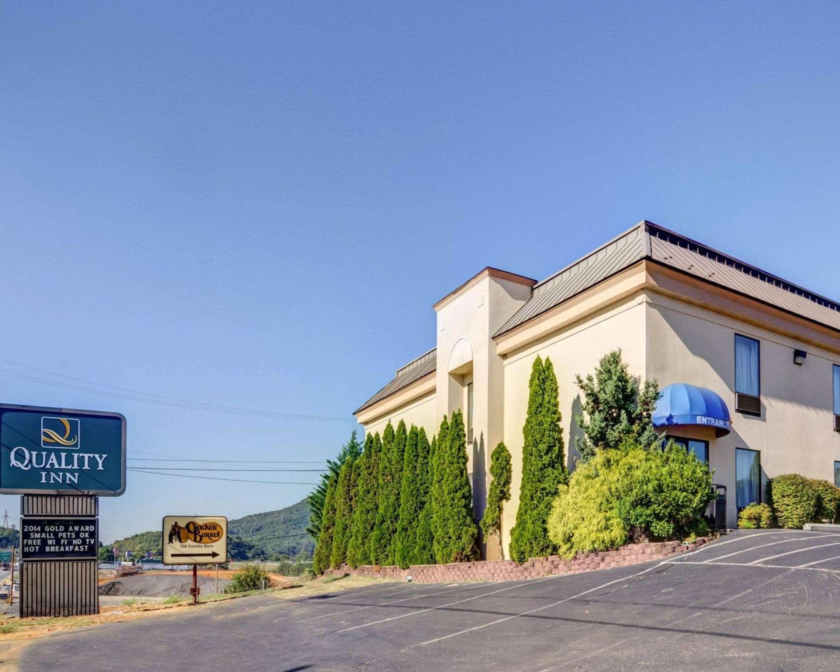 Quality Inn Troutville - Roanoke North Bagian luar foto