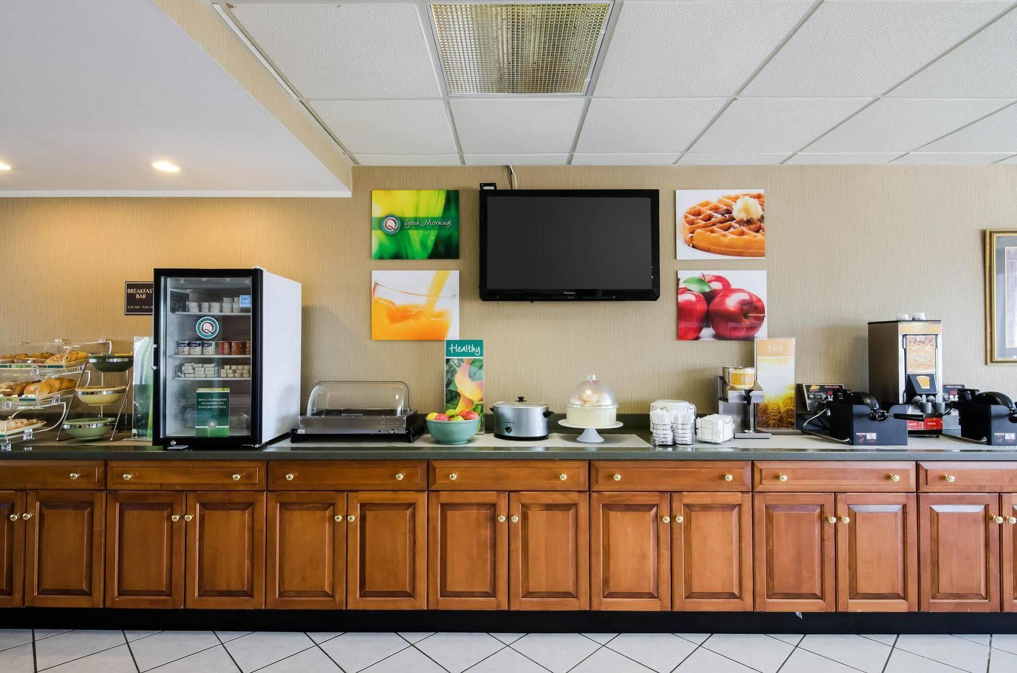 Quality Inn Troutville - Roanoke North Bagian luar foto