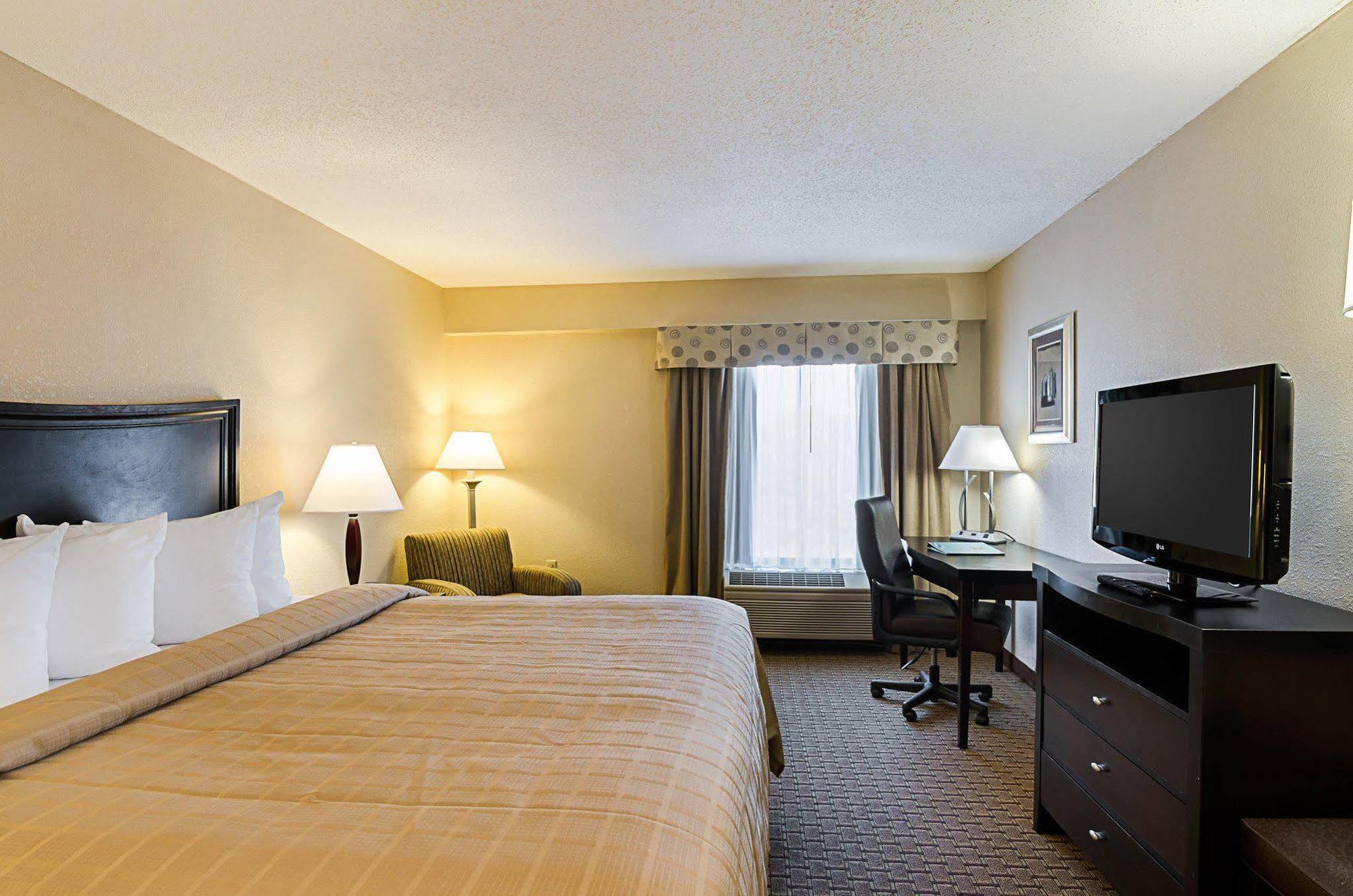Quality Inn Troutville - Roanoke North Bagian luar foto