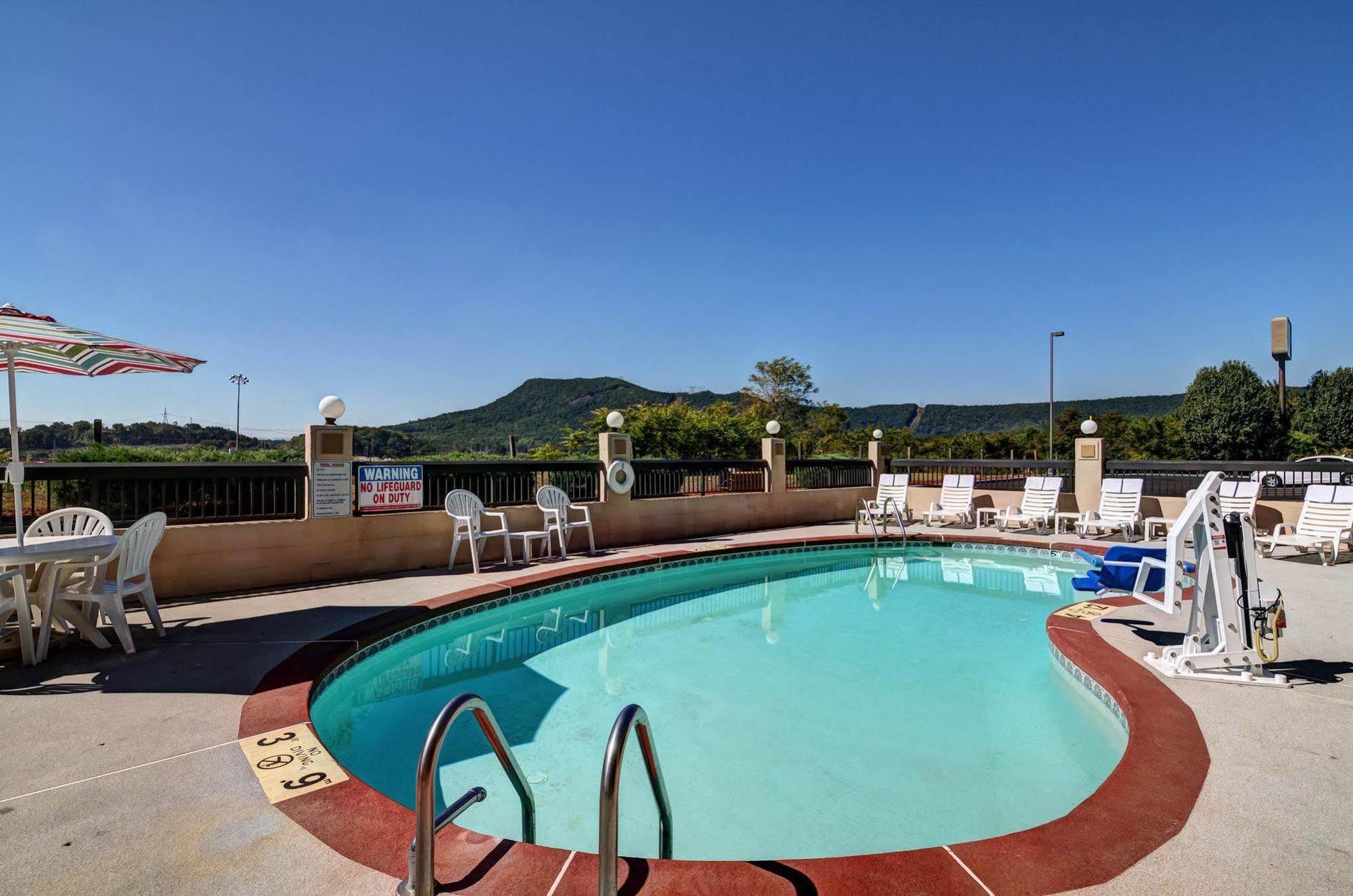 Quality Inn Troutville - Roanoke North Bagian luar foto